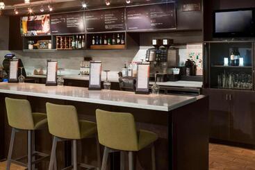 هتل Courtyard By Marriott Pensacola