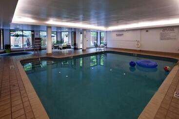 هتل Courtyard By Marriott Pensacola