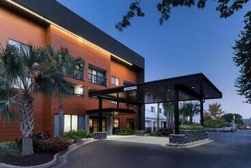 هتل Courtyard By Marriott Pensacola