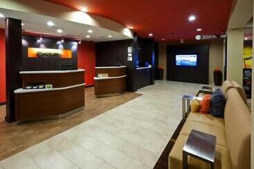 هتل Courtyard By Marriott Pensacola