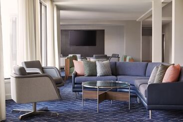هتل Courtyard By Marriott St. Louis Downtown West