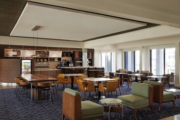 هتل Courtyard By Marriott St. Louis Downtown West