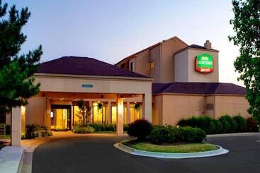 هتل Courtyard By Marriott St. Louis Downtown West