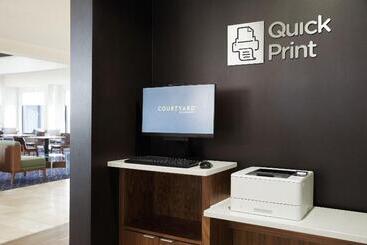 هتل Courtyard By Marriott St. Louis Downtown West