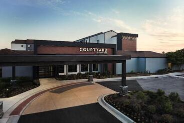 هتل Courtyard By Marriott St. Louis Downtown West