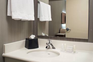 هتل Courtyard Toledo Maumee/arrowhead