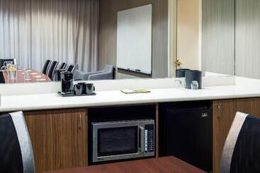 هتل Courtyard Toledo Maumee/arrowhead