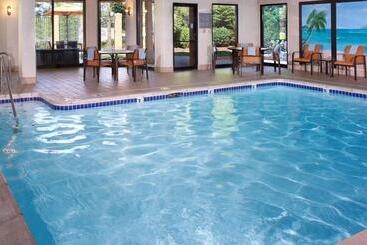 هتل Courtyard Toledo Maumee/arrowhead