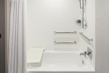 هتل Courtyard By Marriott Chicago Downtown/river North