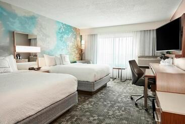 هتل Courtyard Cincinnati Airport South/florence