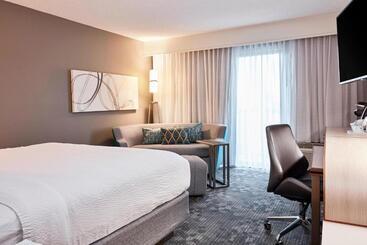 هتل Courtyard Cincinnati Airport South/florence