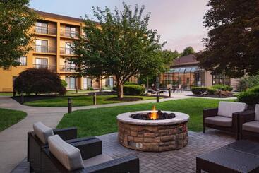 هتل Courtyard By Marriott Fishkill