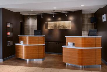 هتل Courtyard By Marriott Fishkill