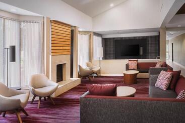 هتل Courtyard By Marriott Fishkill