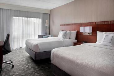 هتل Courtyard By Marriott Fishkill