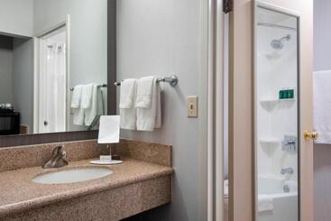 هتل Courtyard By Marriott Fishkill