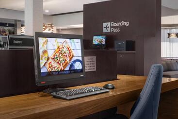 هتل Courtyard By Marriott Fishkill