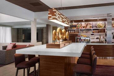 هتل Courtyard By Marriott Fishkill