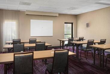 هتل Courtyard By Marriott Fishkill