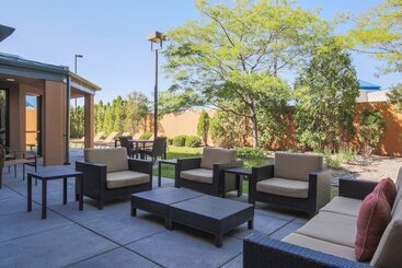 هتل Courtyard By Marriott Flint Grand Blanc