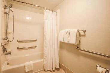هتل Courtyard By Marriott Flint Grand Blanc