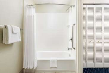 هتل Courtyard By Marriott Flint Grand Blanc