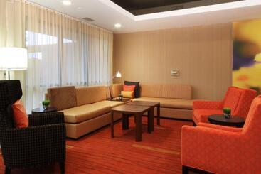 هتل Courtyard By Marriott Flint Grand Blanc