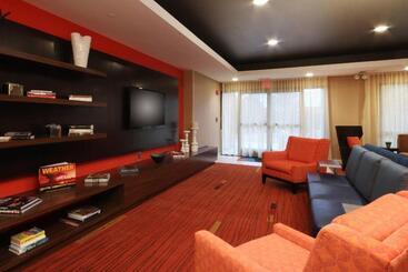 هتل Courtyard By Marriott Flint Grand Blanc