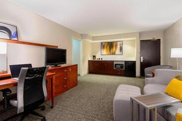 هتل Courtyard By Marriott Gainesville Fl