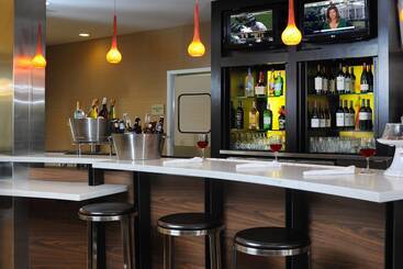 هتل Courtyard By Marriott Houston Hobby Airport