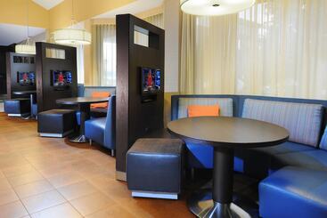 هتل Courtyard By Marriott Houston Hobby Airport