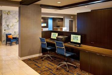 هتل Courtyard By Marriott Kokomo