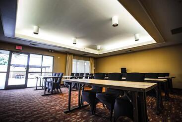 هتل Courtyard Memphis East/bill Morris Parkway