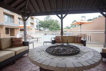 هتل Courtyard Memphis East/bill Morris Parkway