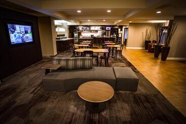 هتل Courtyard Memphis East/bill Morris Parkway