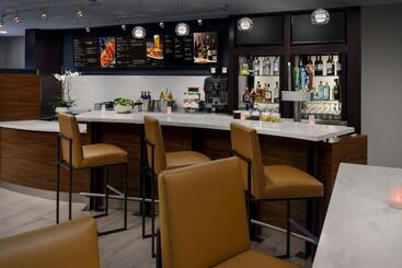 هتل Courtyard By Marriott Miami Aventura Mall