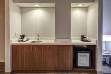هتل Courtyard By Marriott Nashville Vanderbilt West End
