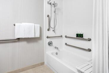 هتل Courtyard By Marriott Pittsburgh Airport