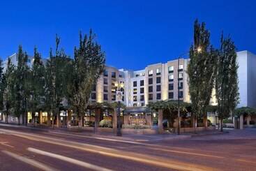 هتل Courtyard Portland Downtown/convention Center