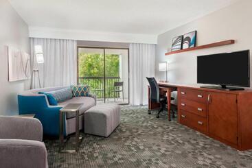 هتل Courtyard Sarasota Bradenton Airport