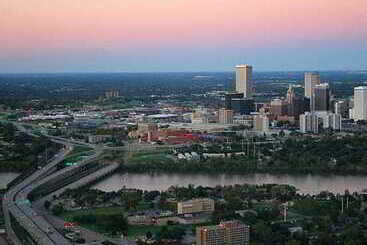 هتل Courtyard By Marriott Tulsa Central