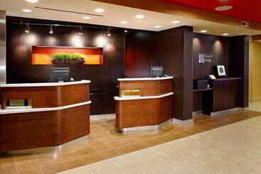 هتل Courtyard By Marriott Tulsa Central