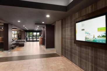 هتل Courtyard By Marriott Tulsa Central