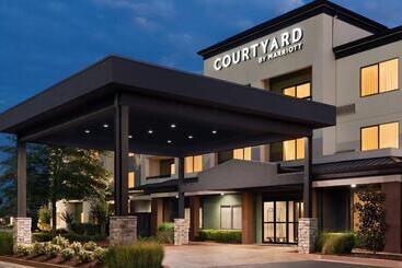 هتل Courtyard By Marriott Tulsa Central
