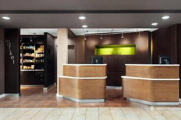 هتل Courtyard By Marriott Tulsa Central