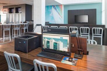 هتل Courtyard Virginia Beach Oceanfront/south