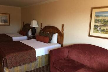 هتل Coventry Motor Inn