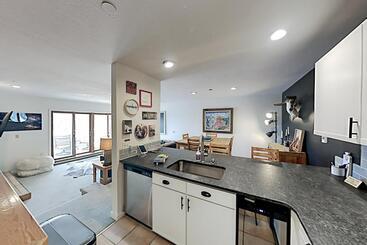 هتل Crestview Place 307a