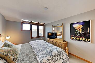 هتل Crestview Place 307a