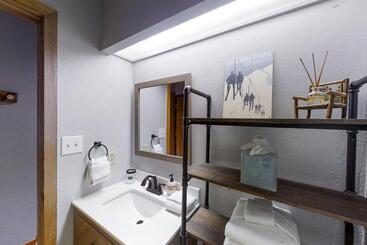 هتل Crestview Place 307a